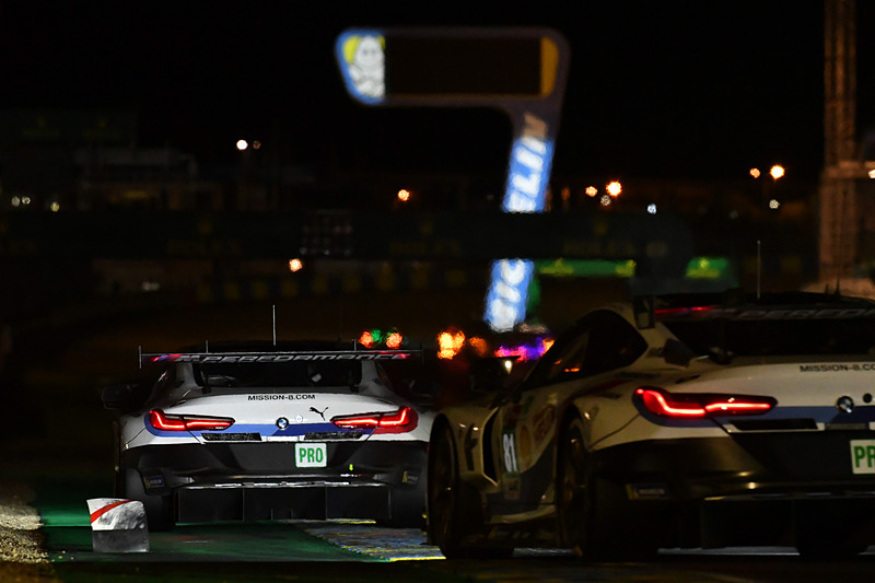 夜の間も、各所で激しい争いが繰り広げられた