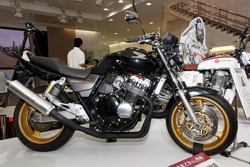 梅本さん所有のCB400 SUPER FOUR