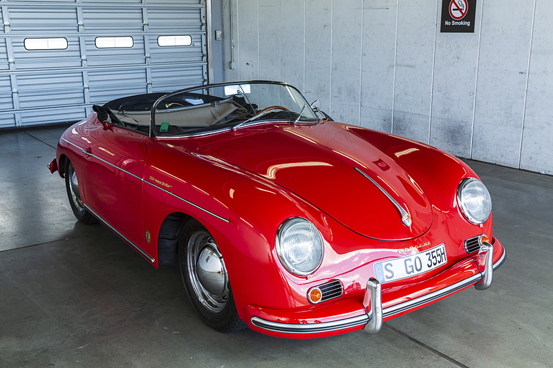 クラシックポルシェの姿も。こちらは356Aスピードスター