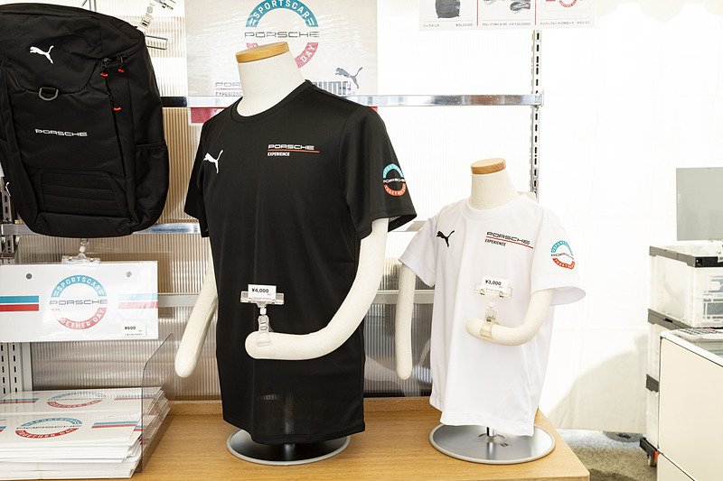 PUMAブースでは当日限定のシャツなども販売していた