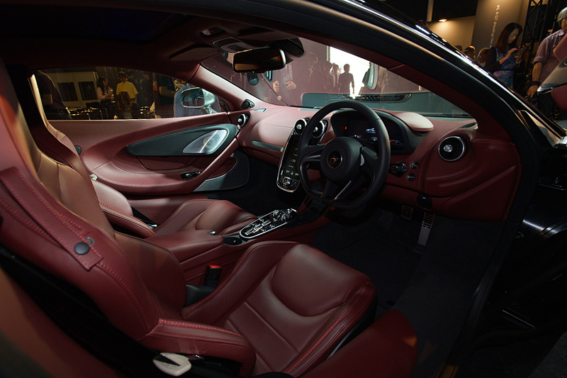 マクラーレン GTのインテリア