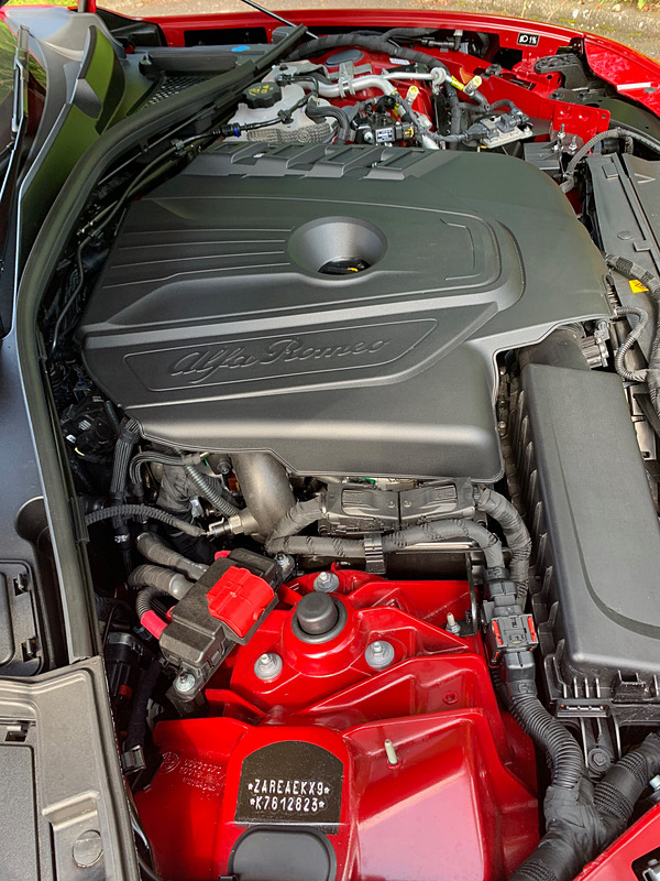 ジュリアの2.2リッターディーゼルターボエンジン。最高出力は190PS/450Nm