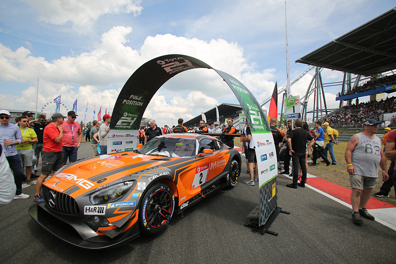 ポールポジションの2号車 Mercedes-AMG GT3（アダム・クリストードゥールー/マルコ・エンゲル/マヌエル・メッツガー/ダーク・ミューラー組）