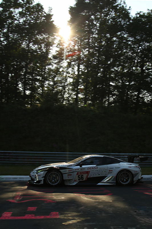 56号車 LEXUS LC （土屋武士/蒲生尚弥/松井孝允/中山雄一組）はトラブルに見舞われている