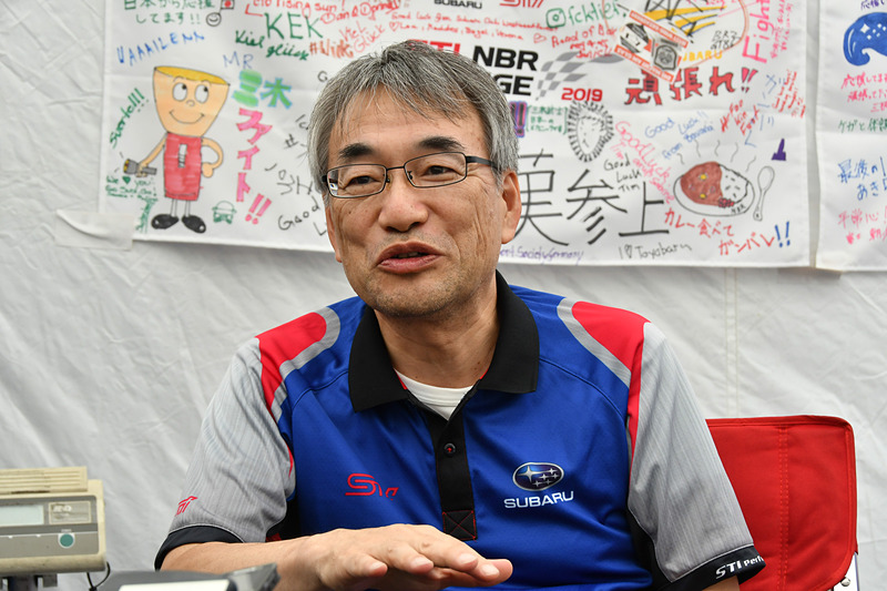 第一技術本部 副本部長 藤貫氏は開発のために何度もニュルブルクリンクは訪れているが24時間レースは初めて。「こんな華やかなニュルは初めてですね」とにこやかに語ってくれた