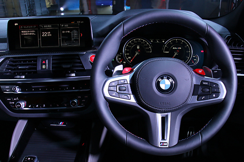 X4 M Competitionのインテリア。メーターパネルはX3 Mと同じくフルデジタルタイプ