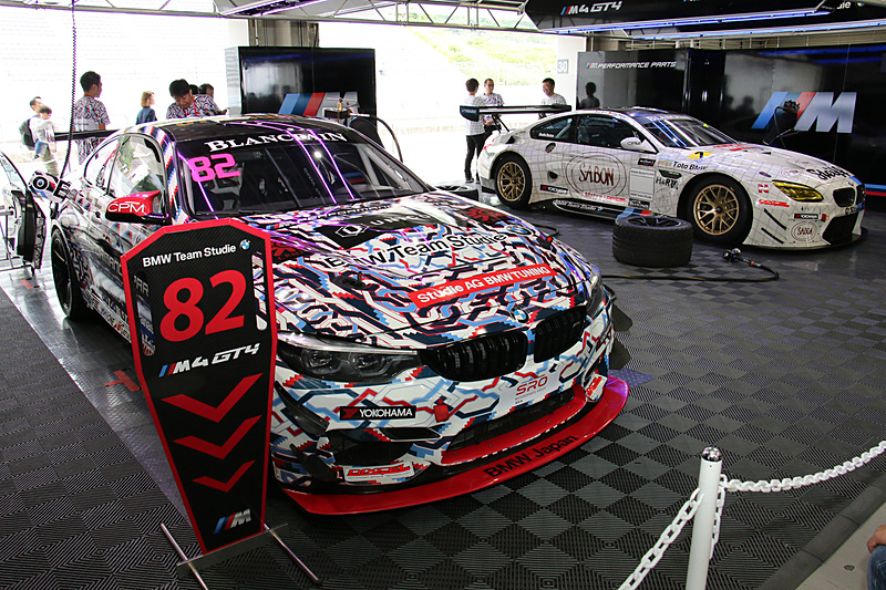 「Team Studieによるレースマシン展示