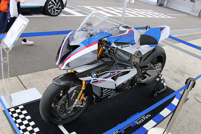 「BMW HP4 RACE」