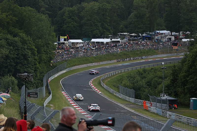 コースの各所で激しい競争が繰り広げられた