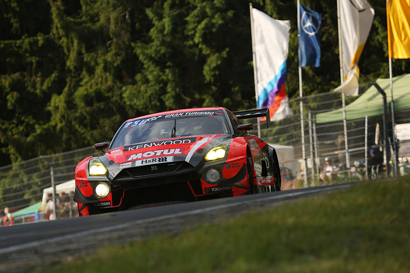 コンドーレーシングの45号車 Nissan GT-R Nismo GT3（トム・コロネル/高星明誠/藤井誠暢/松田次生組）は初出場で確実なレースを見て10位に