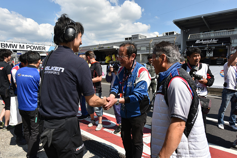 ファルケン（住友ゴム工業）の今北氏もお祝いに
