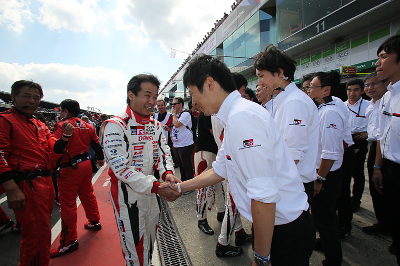 24時間レースの最後は誰もが楽しく終えられる