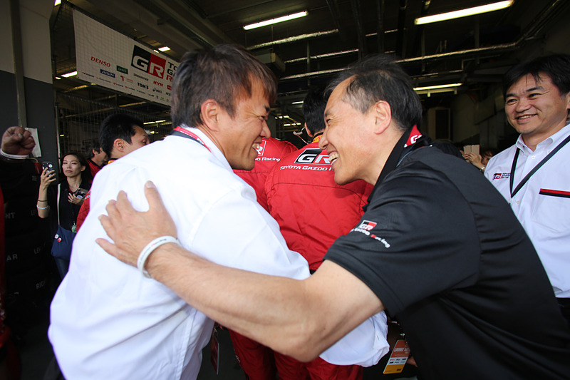 笑顔、笑顔のトヨタピット