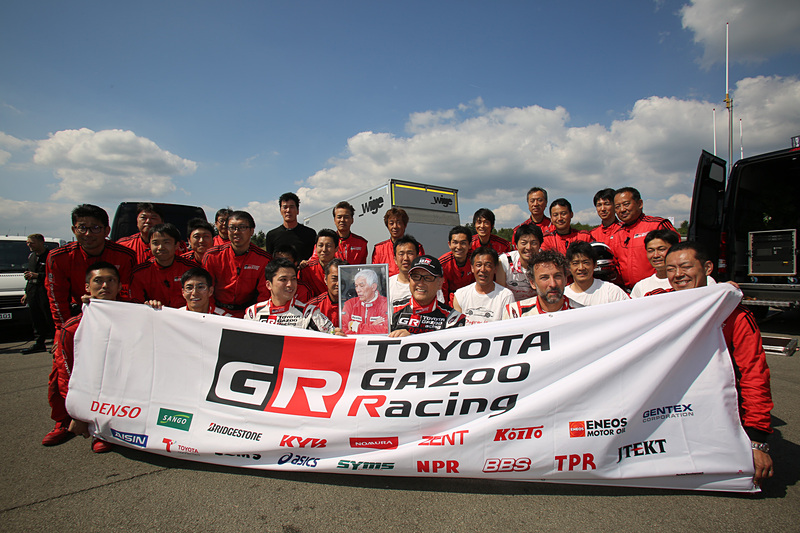 みんなと記念写真