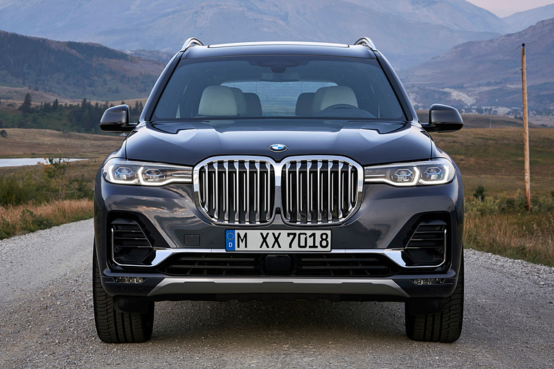 新型X7のボディサイズは5165×2000×1835mm（全長×全幅×全高）、ホイールベースは3105mm