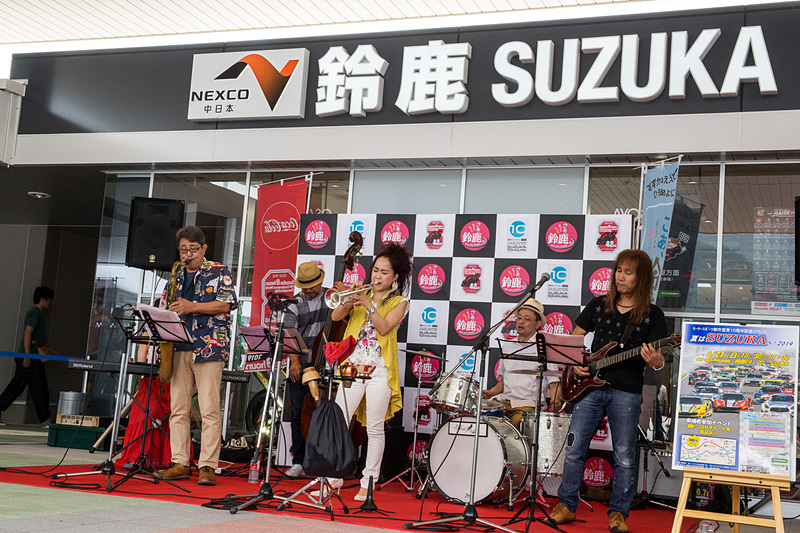 鈴鹿市出身のジャズトランペッター、中村好江さんによるライブ演奏