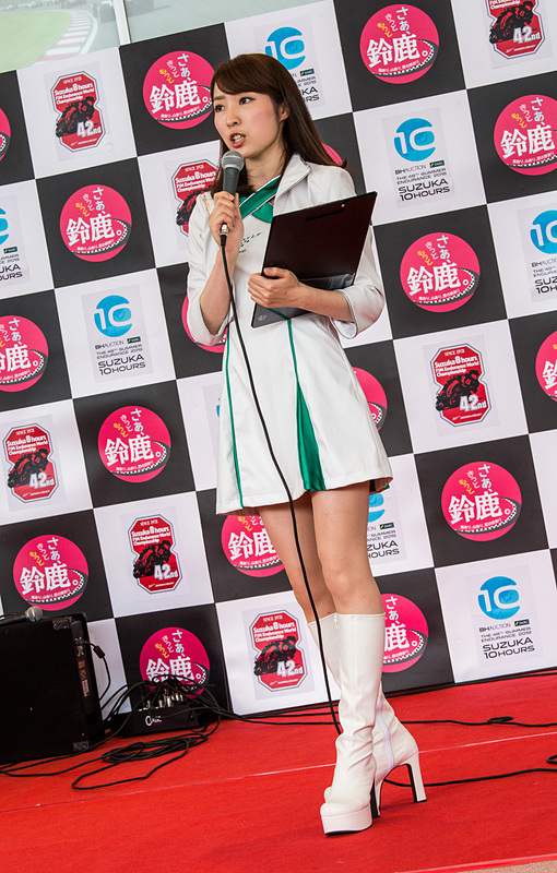 鈴鹿サーキットクイーン広瀬真未さんとのじゃんけん大会では鈴鹿8耐&SUZUKA 10Hの観戦チケットなどがもらえるとあって大いに盛り上がっていた