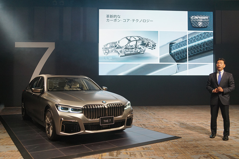 キャビン部分に走行性能を高める技術として「カーボン・コア」採用