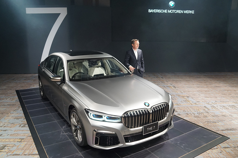 新型「7シリーズ」とペーター・クロンシュナーブル氏