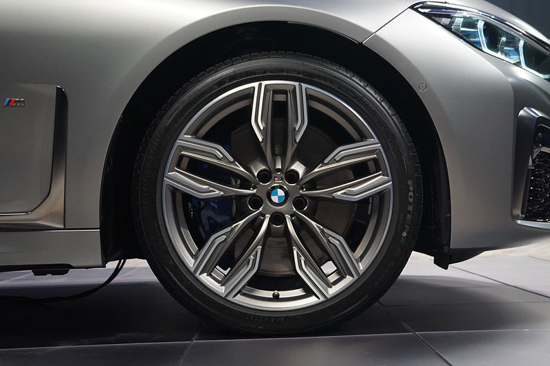 「M760Li xDrive」のディテール