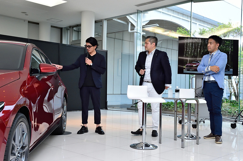 筆者も出演した、MAZDA3の開発主査を務めた別府耕太氏のトークショーでは、開発初期から量産までの苦労話や普段は伝えることの少ない主査の役割などを紹介。対話形式も盛り込み、来場者の際どい質問などにも答えていた