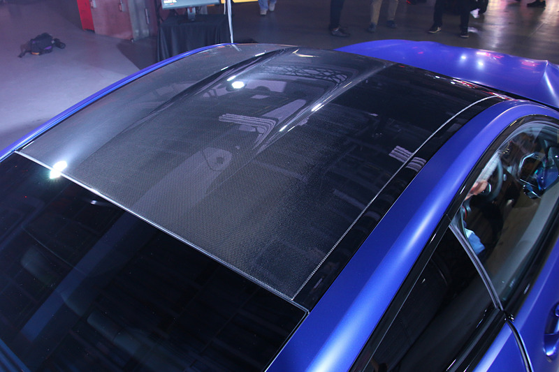 ルーフやリアスポイラーがカーボン製となる