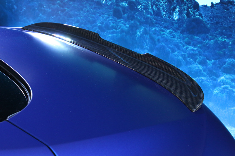 ルーフやリアスポイラーがカーボン製となる