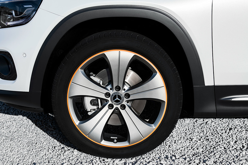 コンパクトファミリーの一員となるGLB