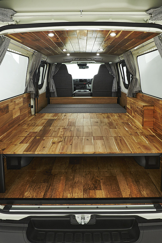 天板をフルフラットにすると奥行き244cmの2段フロアができあがる