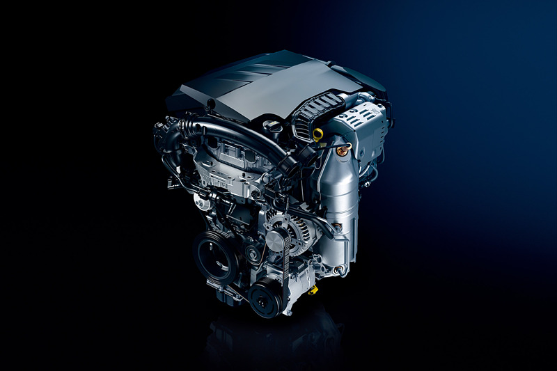 直列3気筒 1.2リッター“PureTech”ターボエンジンは最高出力96kW（130PS）/5500rpm、最大トルク230Nm/1750rpmを発生。JC08モード燃費は16.9km/L、WLTCモード燃費は15.9km/Lとなっている