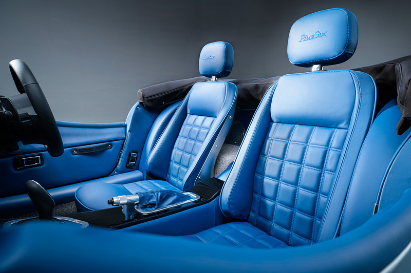 新導入の「ペブルグレーンレザー」、または「プレミアムソフトグレーンレザーインテリア」をインテリアで採用