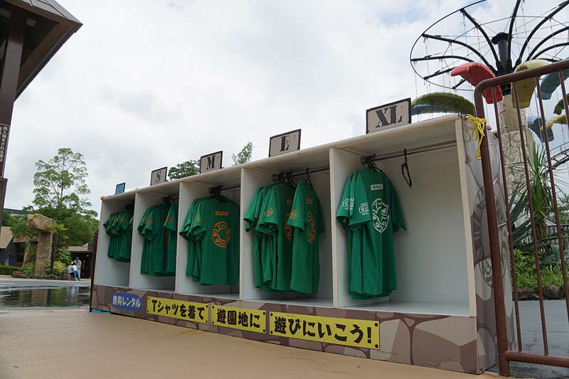 6月29日～9月8日は、ゆうえんち「モートピア」のアトラクションやショップを楽しみめるように無料でTシャツの貸し出しが行なわれる