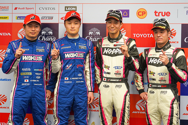 ポールポジションを獲得した大嶋和也選手、山下健太選手、松井孝允選手、佐藤公哉選手