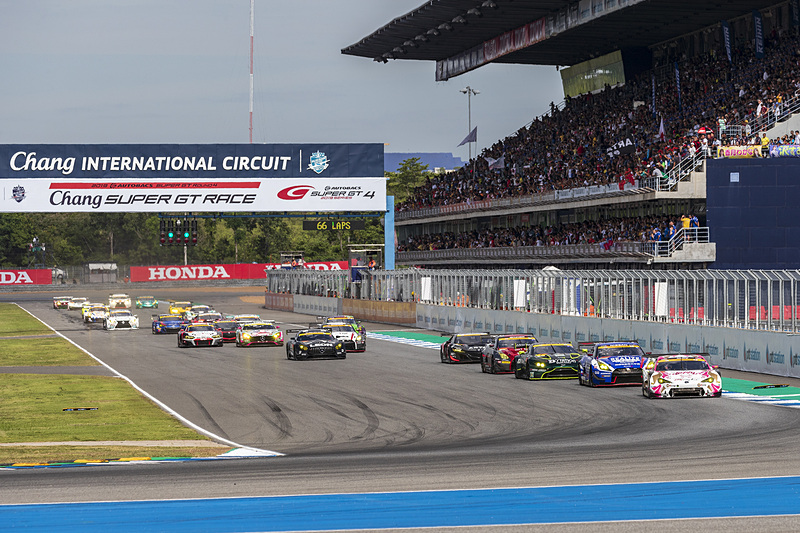 GT300クラスのスタート