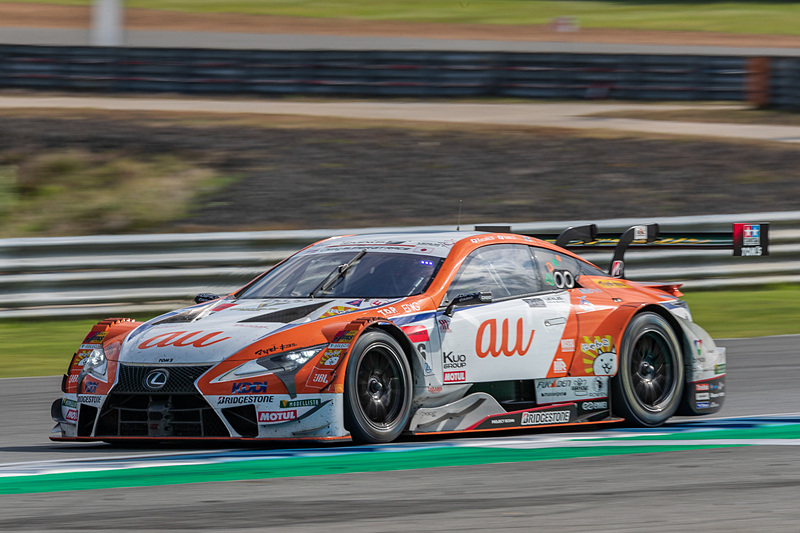 レース中盤を盛り上げた36号車 au TOM'S LC500（中嶋一貴/関口雄飛組、BS）