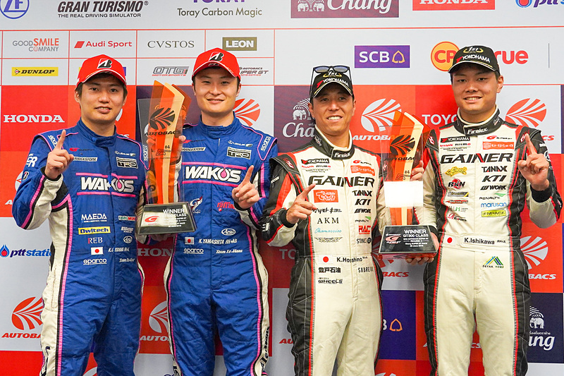 左から大嶋和也選手、山下健太選手、星野一樹選手、石川京侍選手