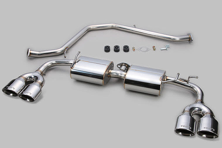 UX250h用は純正バンパー対応品（写真）とトムス製「リヤアンダースポイラー」対応品の2種類がある