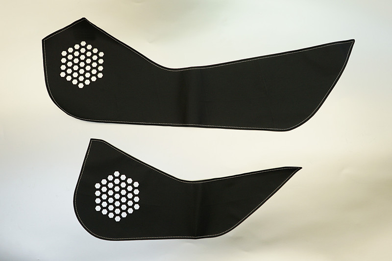 カローラ スポーツ用は前後2枚×左右の4ピースセット