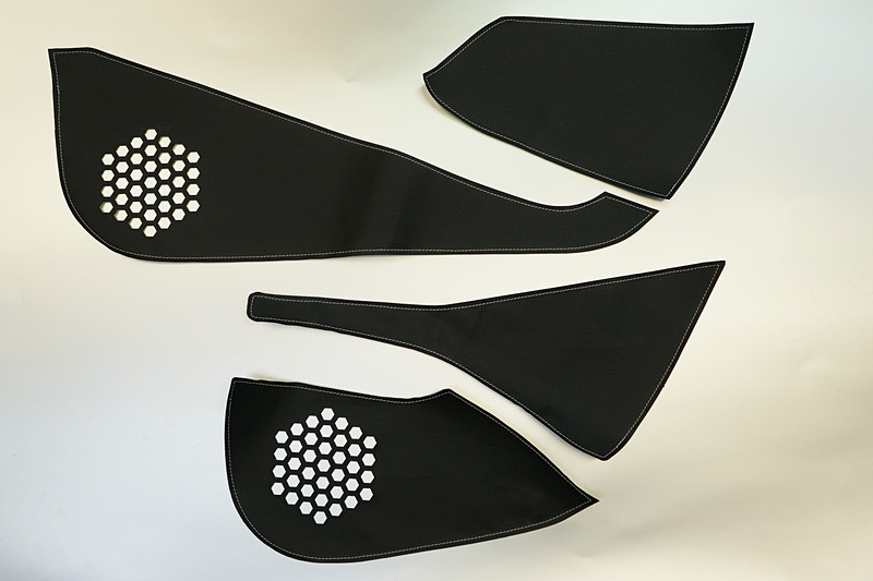 C-HR用は前後4枚×左右の8ピースセット