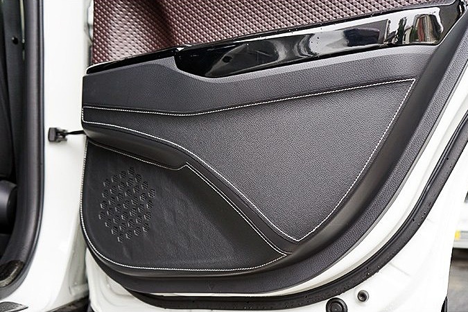 C-HR用は前後4枚×左右の8ピースセット