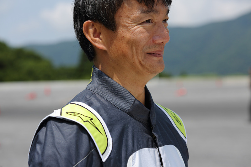 GP PRO COMP SUITは首まわりにもストレッチ素材が使われていた