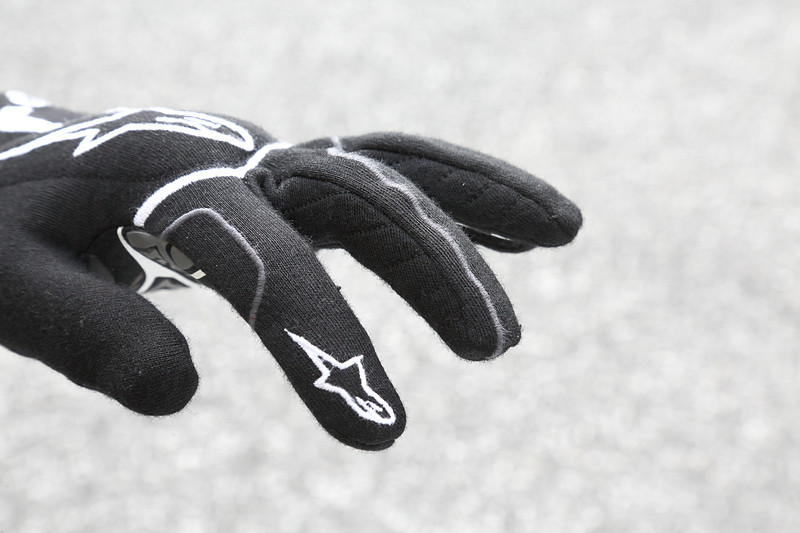 こちらは内縫いだが立体裁断なのは共通