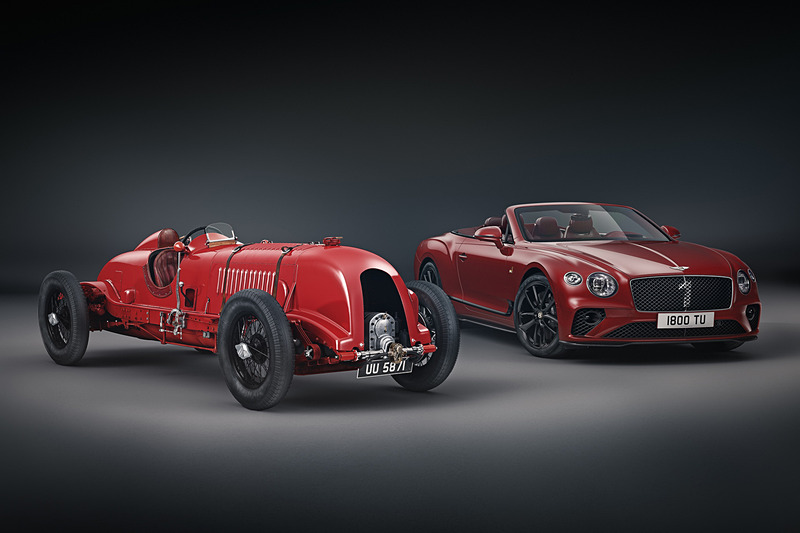1929年に製造された伝説的モデル「No.1ベントレー・ブロワー」（左）をモチーフとした「コンチネンタル GT コンバーチブル」の創業100周年記念限定車「ナンバー1エディション・バイ・マリナー」（右）