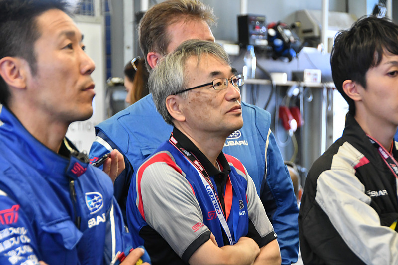 間もなく24時間、このころ順位をぐいぐい押し上げピット内がざわつく