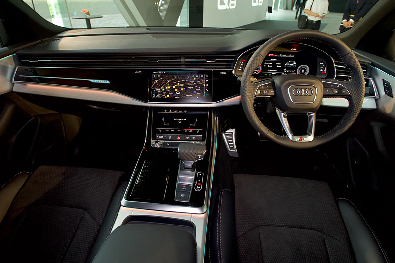 新型Q8のインテリア