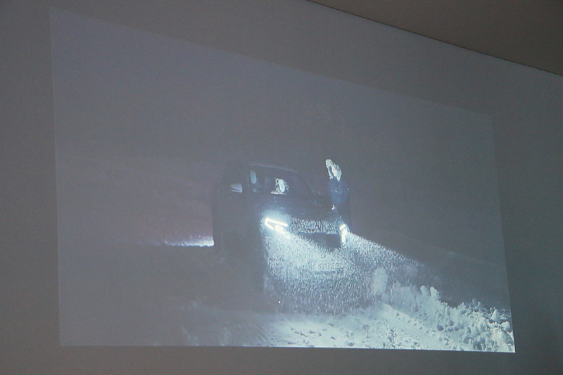 ムービーで紹介された雪山でのEQCのテストシーン