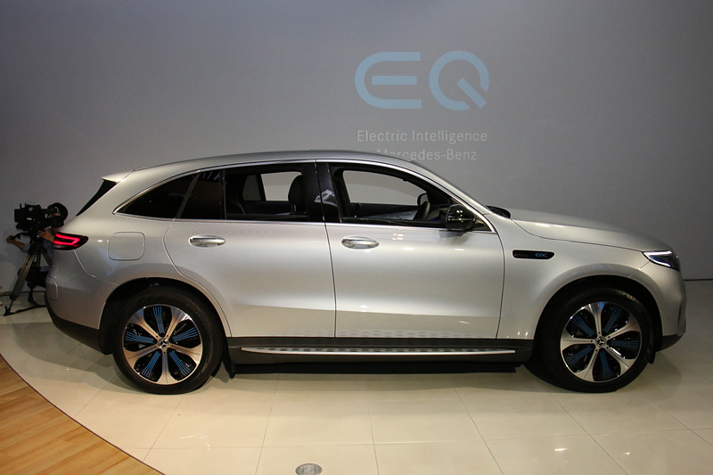 EQCのサイドビュー