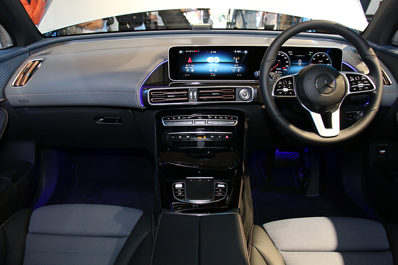 EQC 400 4MATICのインパネ