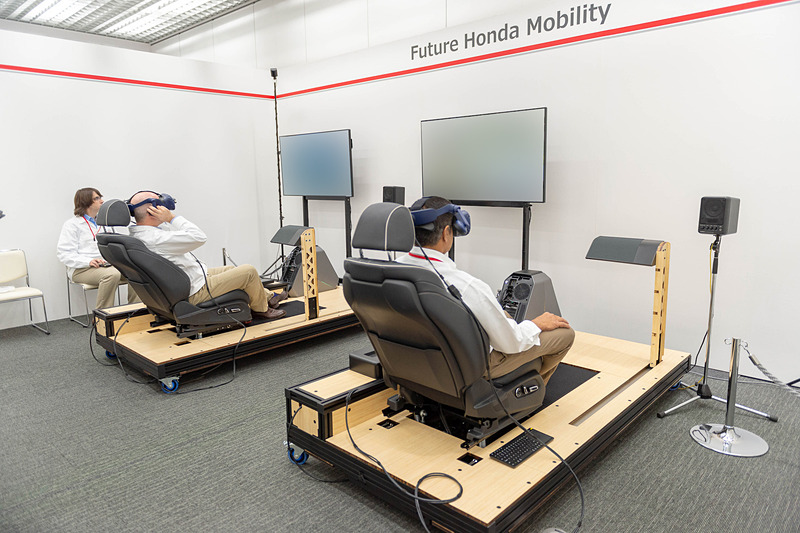 VRを使ったシミュレータ体験も