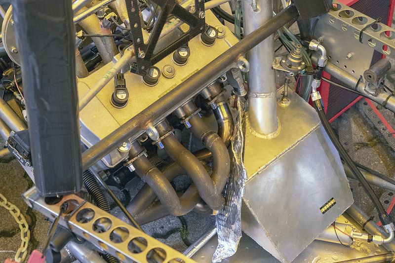 会場の外には芝浦工業大学と東京大学のマシンが展示してあった。こちらは芝浦工業大学のマシン